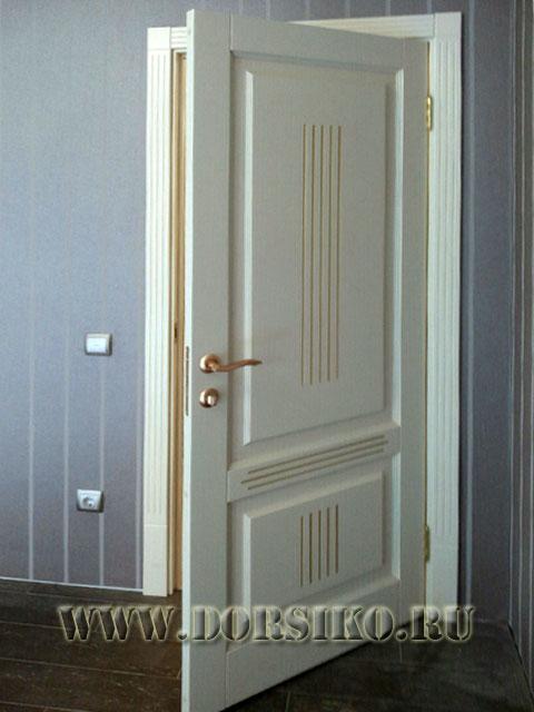 Буковая бежевая дверь Вагнер в современной квартире