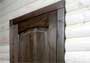 Скрытая установка межкомнатных дверей из массива ясеня от производителя Блюм Индастри, выполненная в загородном бревенчатом доме из дерева